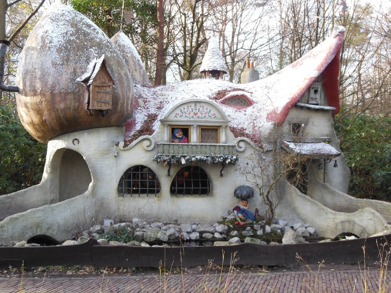 sprookjesbos winter.jpg - Het sprookjesbos heeft een winters tintje gekregen.
